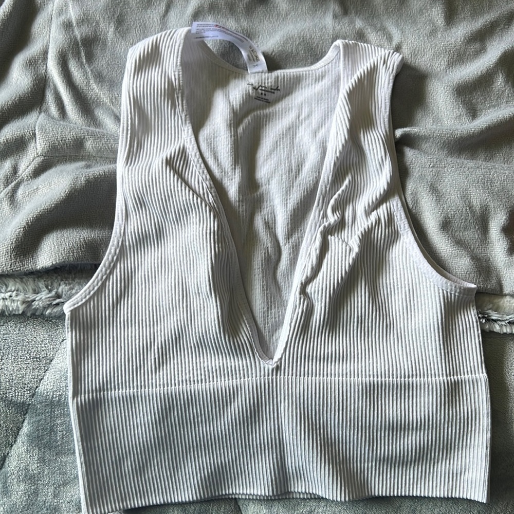 Urban outfitters top never worn!